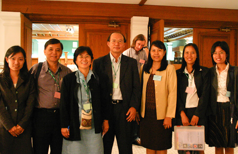 Photo: 2004-11-14 The IV Asia-Pacific Mycological Congress & The IX International Marine and Freshwater Mycology Symposium